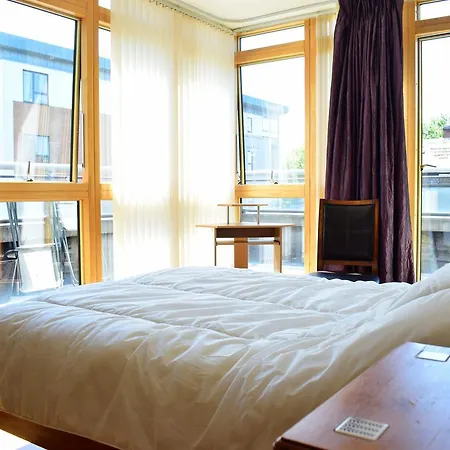 Spacious 3 Bedroom *