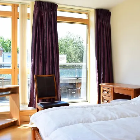 Apartment Spacious 3 Bedroom Dublin